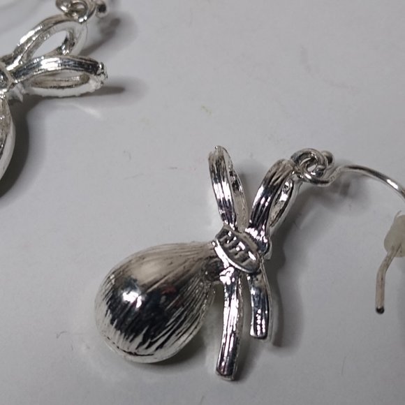 Vintage Green NRT Dangle Earrings - Picture 11 of 15